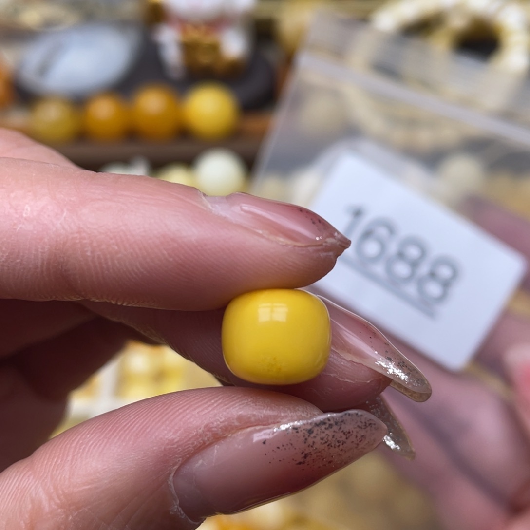 蜜蜡珠宝奇石未镶嵌俏色10.7