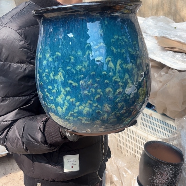 红陶蓝雪花口径22高度25