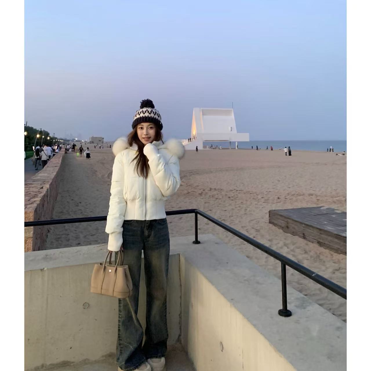 徐秋阳   白雪女孩  冬季新款百搭时尚休闲显瘦显白羽绒衣X6889-