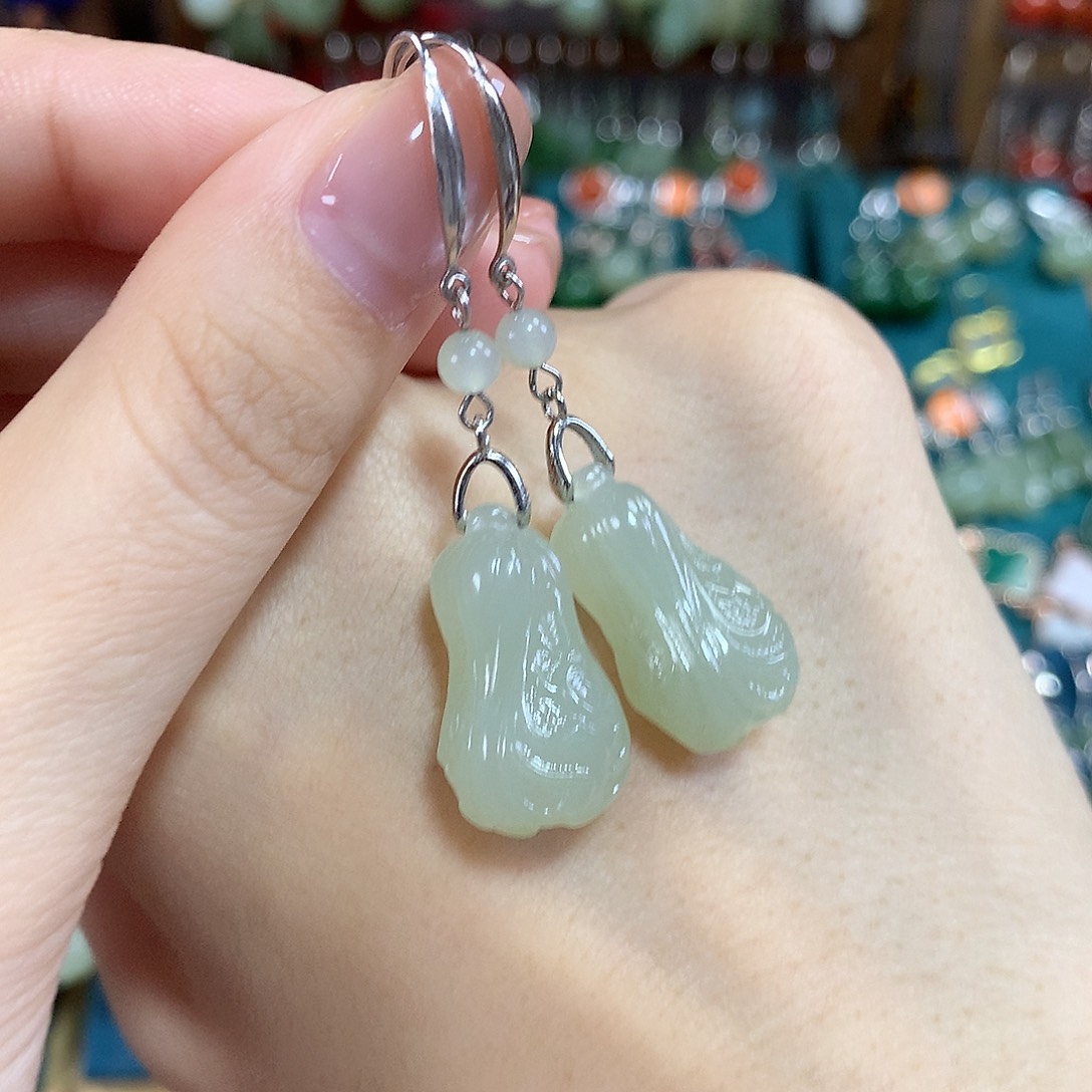 和田玉银S925镶嵌耳饰大白菜卡21.5左右