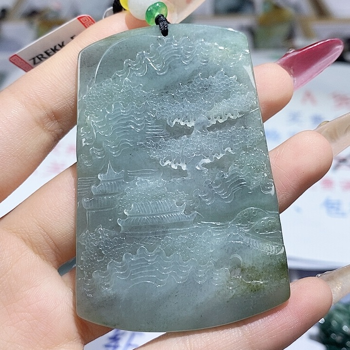 翡翠颈饰未镶嵌翡翠