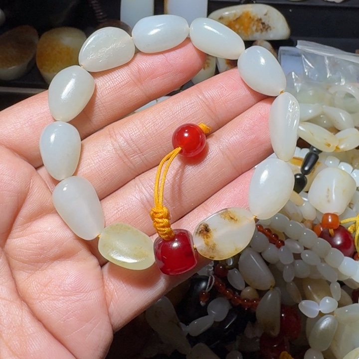 和田玉未镶嵌手链