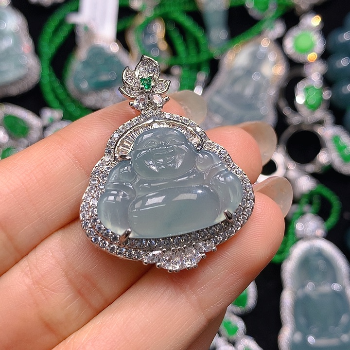 翡翠颈饰未镶嵌翡翠