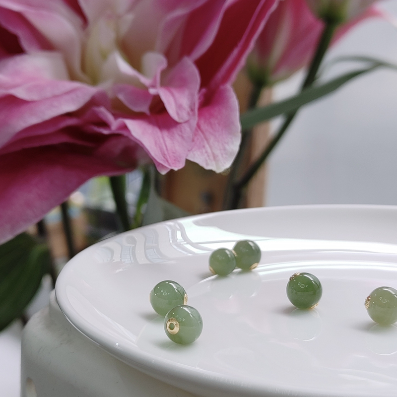 约7-8mm和田玉碧玉圆珠18K金镶嵌路路通多样性发一