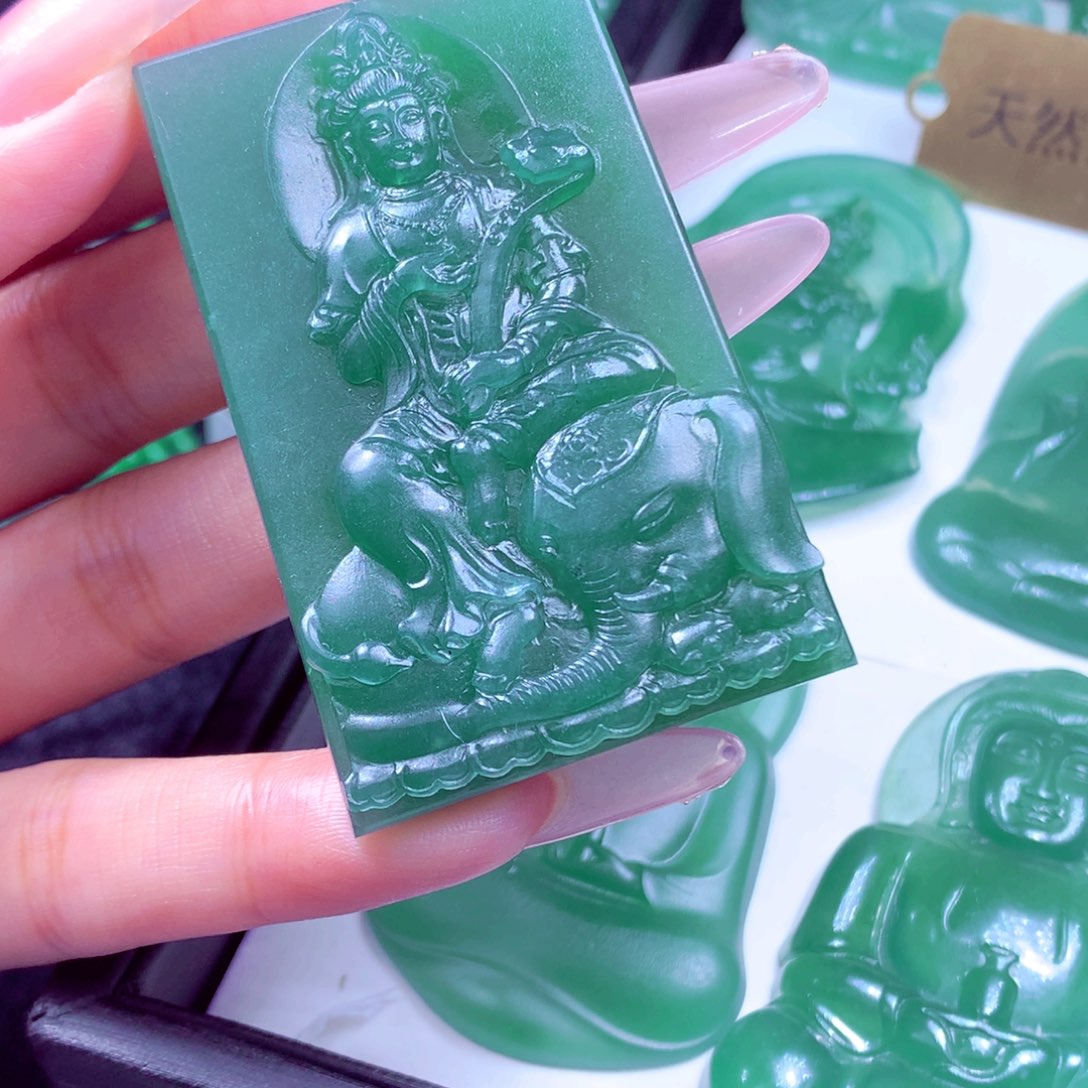 日***月定制翡翠未镶嵌天然缅甸翡翠A货毛货挂件