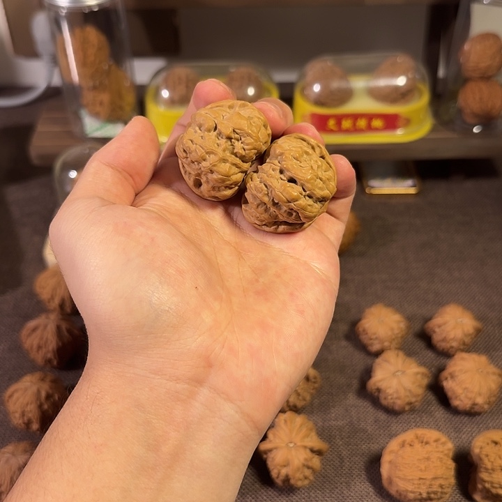 文玩核桃吊坠蛤蟆头有修介意勿拍