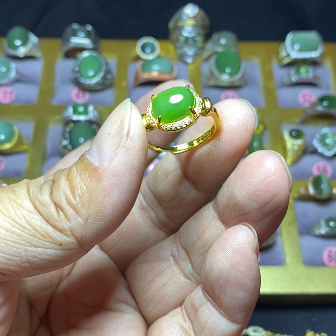 和田玉（碧玉）戒指未镶嵌