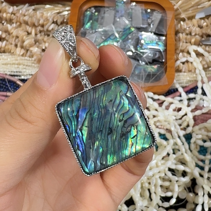 玛瑙/玉髓合金珠宝半成品一个鲍鱼贝吊坠