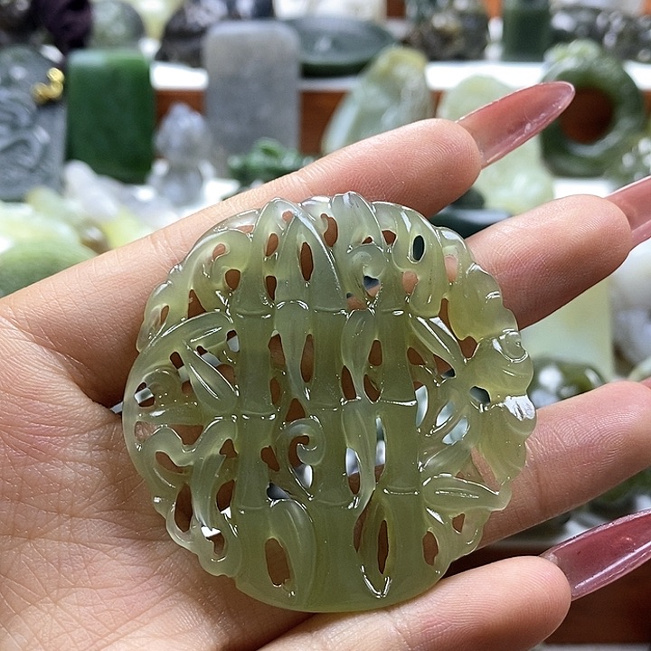 和田玉颈饰未镶嵌