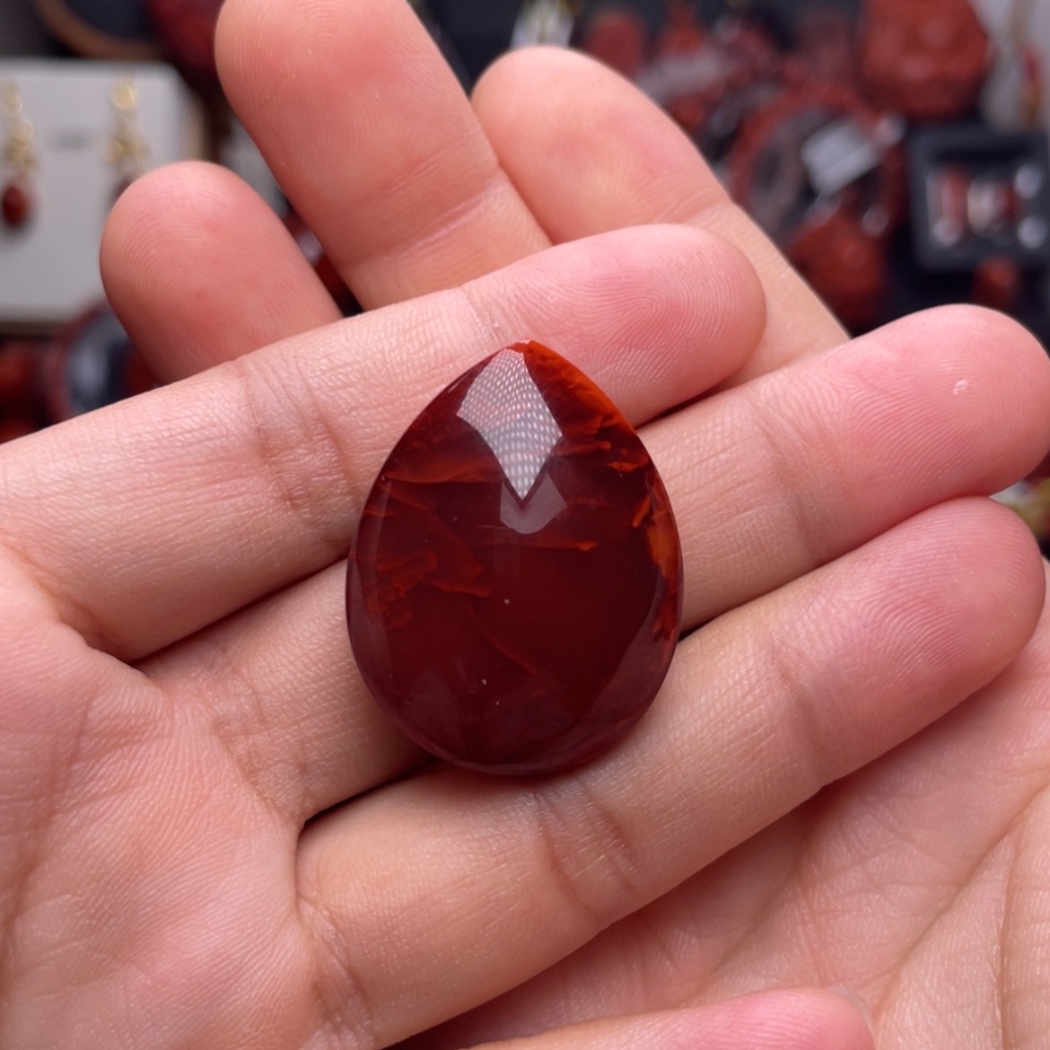【闪购商品】未镶嵌牛血红火焰纹水滴吊坠南红玛瑙