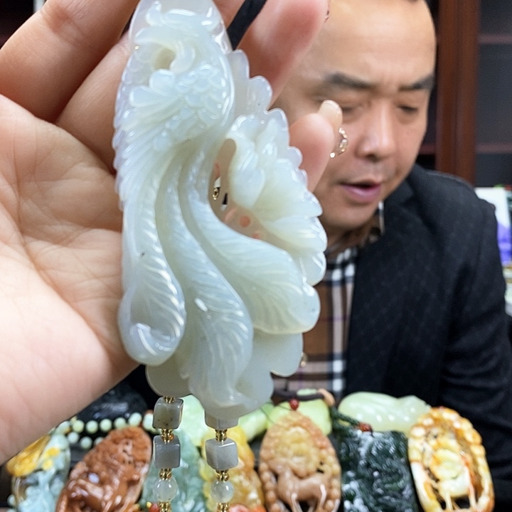 蛇纹石玉吊坠未镶嵌