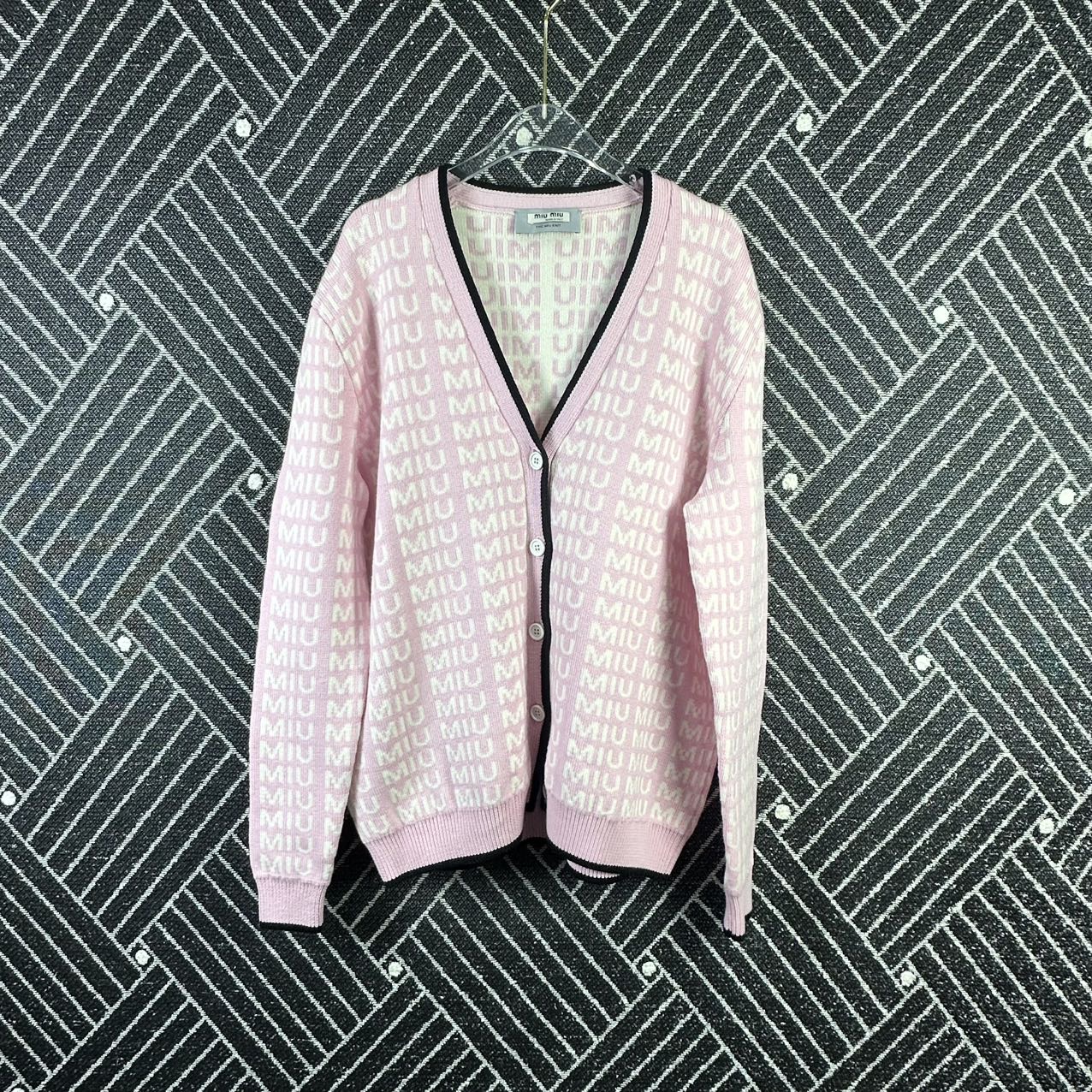 99新 MIU MIU/缪缪 99新MiuMiu满印logo粉色羊毛开衫/36码/18110