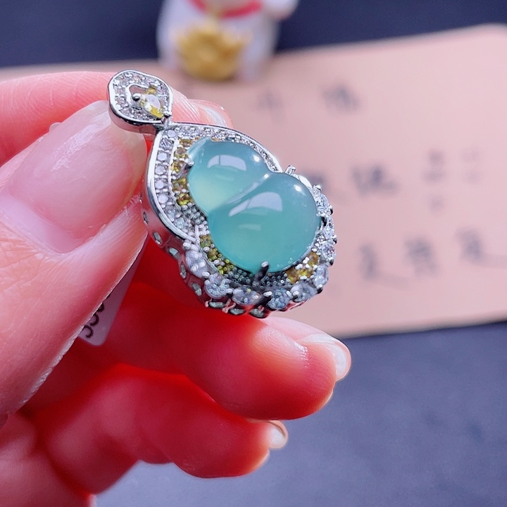 翡翠吊坠(不含链)未镶嵌