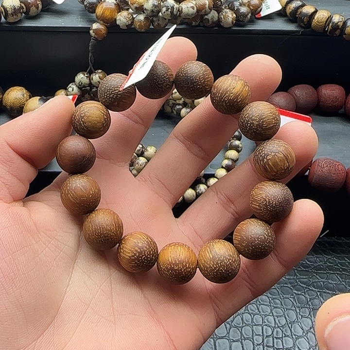 沉香沉香枕龙鳞纹