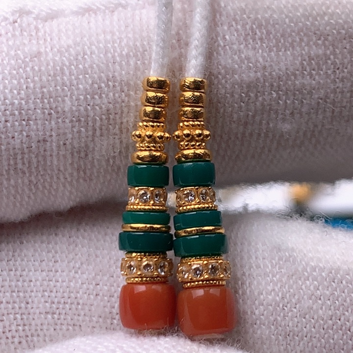 绿松石车挂18K金镶嵌