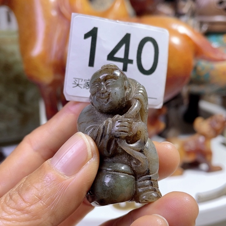 摆件。            