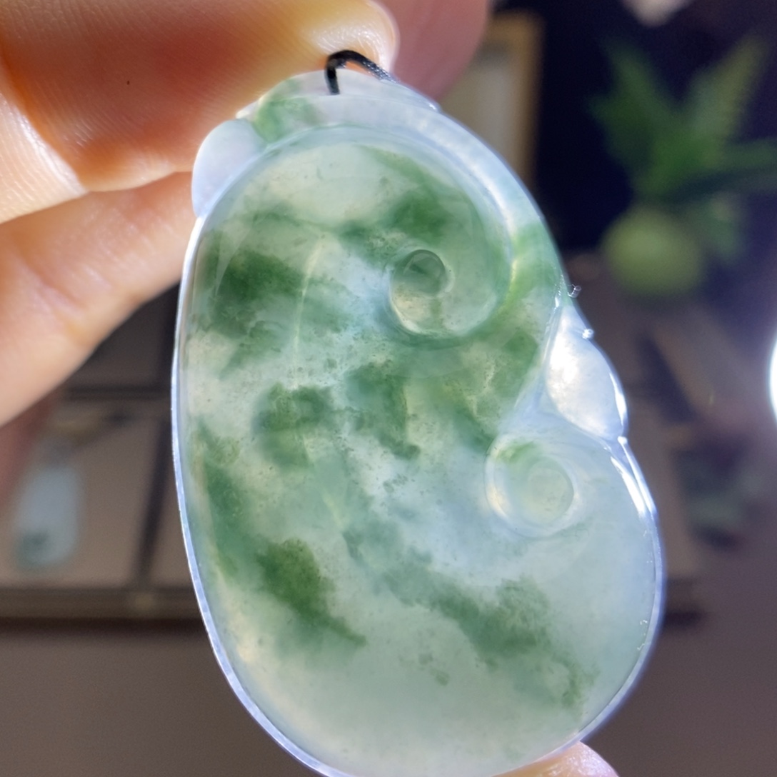 翡翠未镶嵌颈饰吊坠64