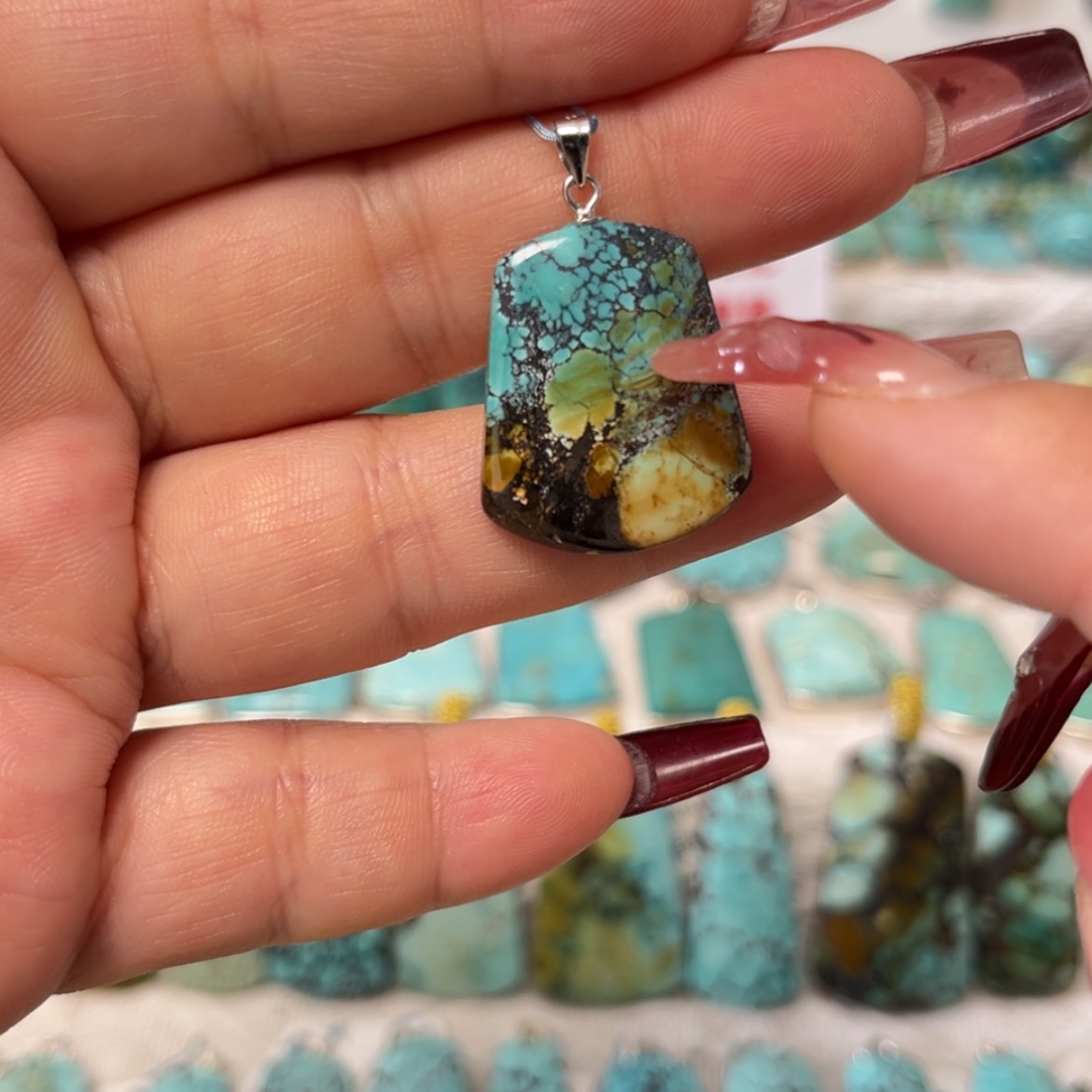 【闪购商品】未镶嵌绿松石珠宝奇石