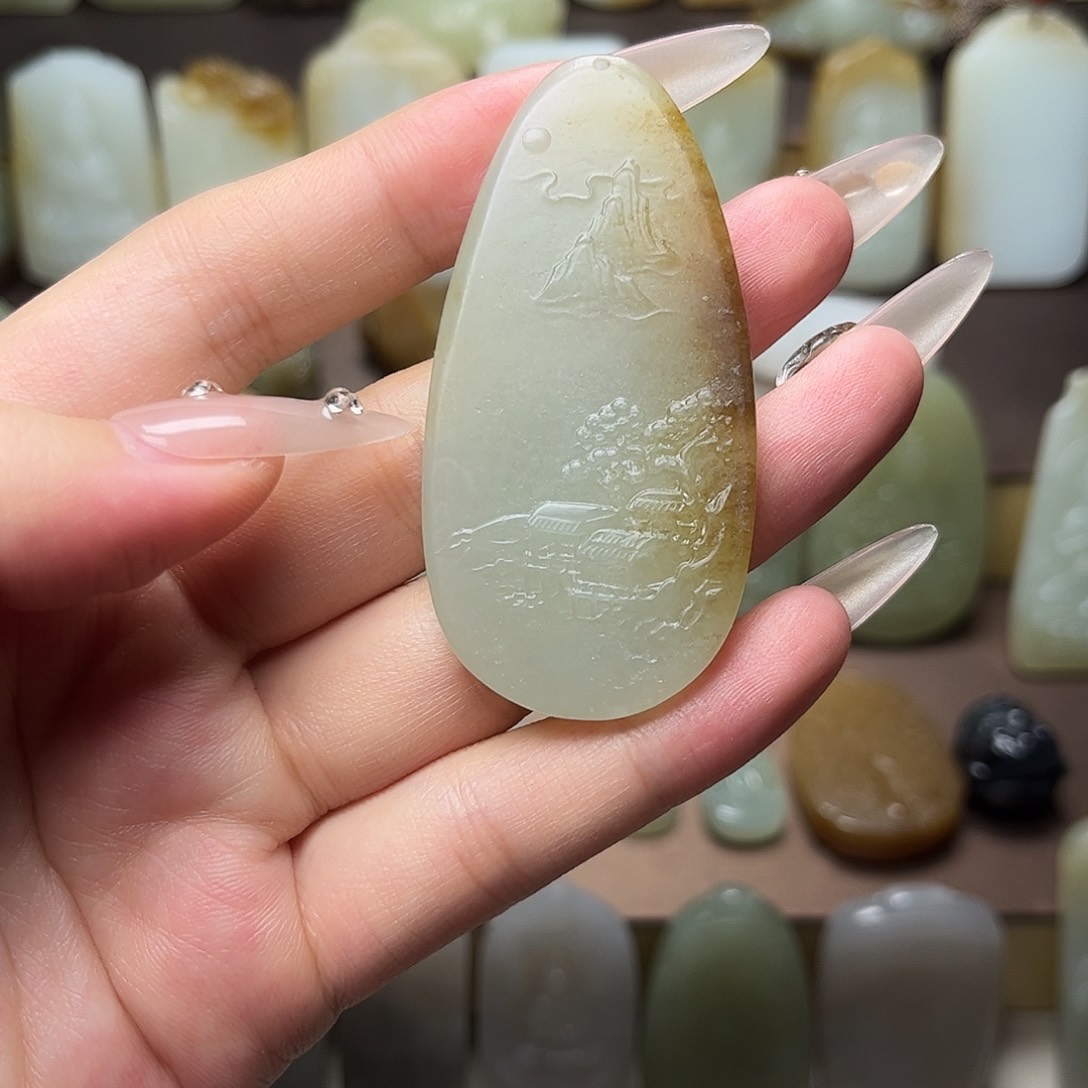 和田玉颈饰未镶嵌