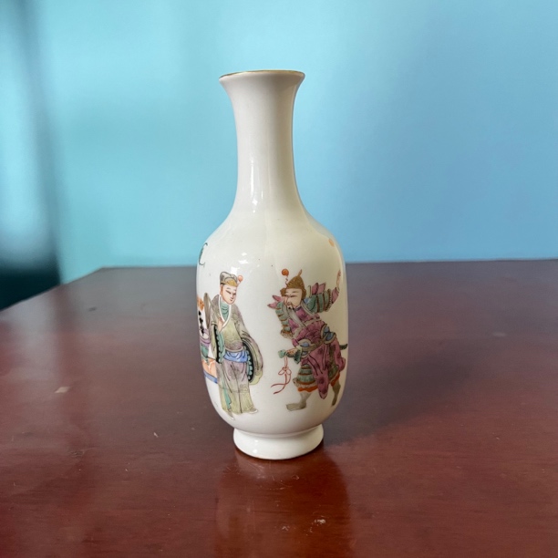 2299 清中期粉彩五双谱赏瓶