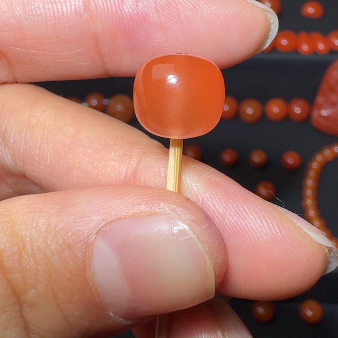 南红玛瑙未镶嵌樱桃红老形微纹10×9