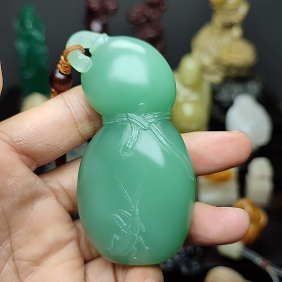 梦***奇寿山石梅子青把玩件