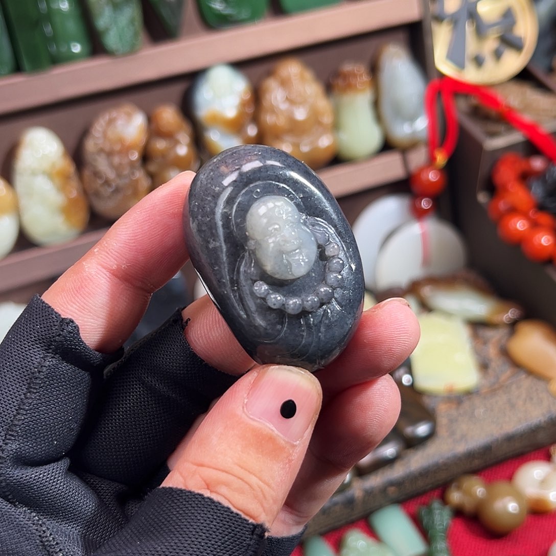 和田玉把件未镶嵌吊坠把件均可 俏色青花背面留原皮