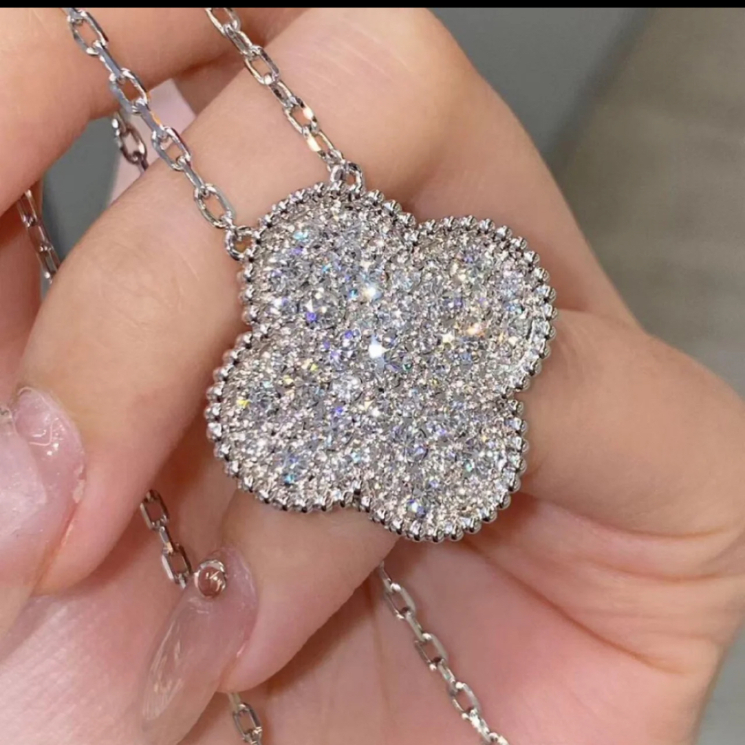 18k金镶嵌满钻四叶草项链 5.2克0.4ct