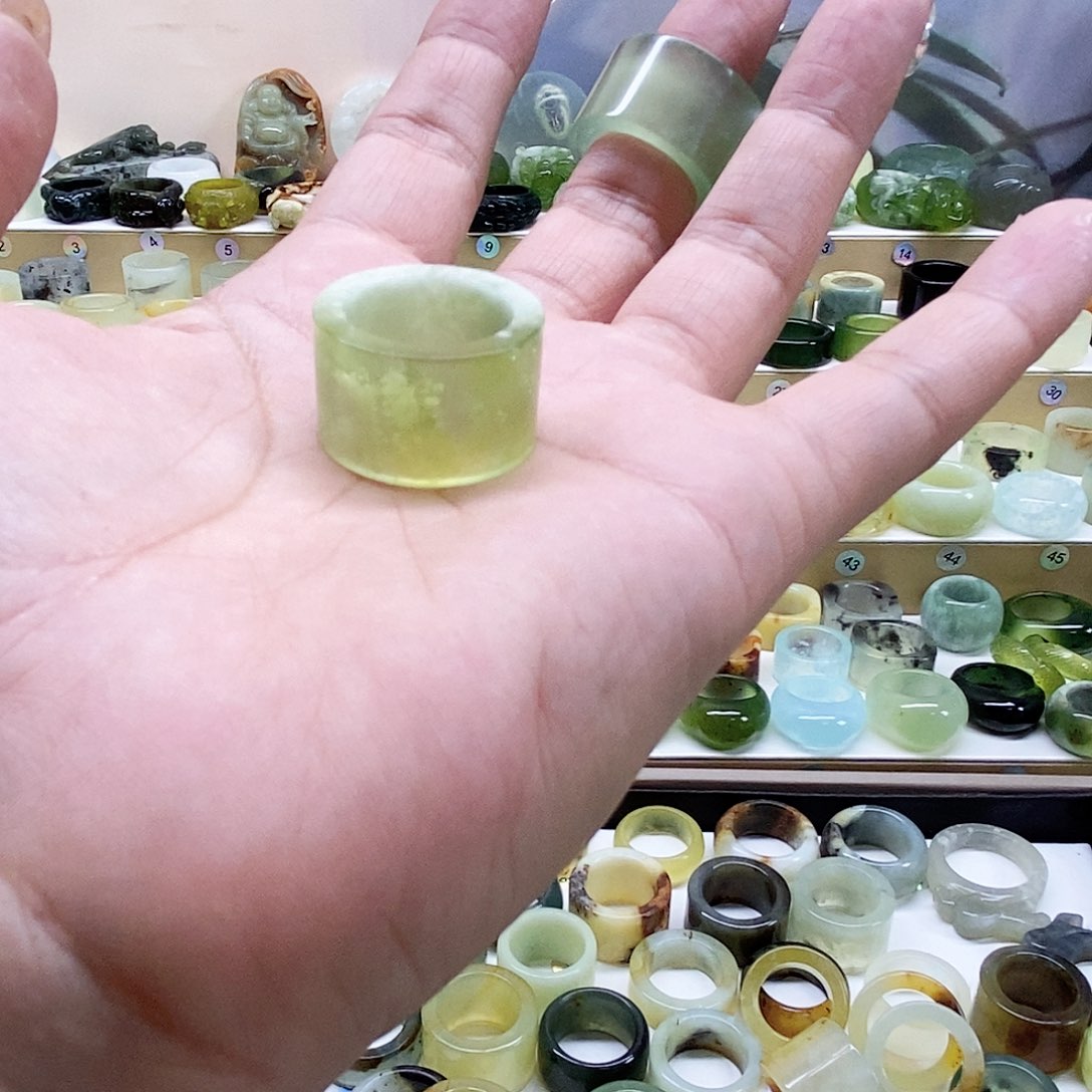 岫玉戒指未镶嵌爱****徐
