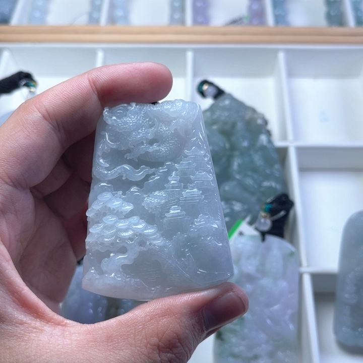 翡翠未镶嵌颈饰075