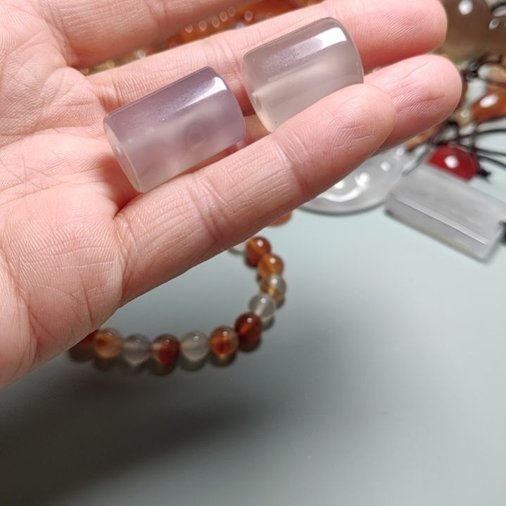 吉***子玛瑙/玉髓未镶嵌颈饰