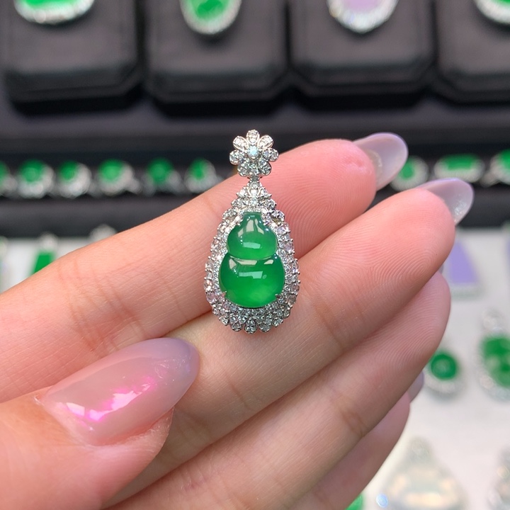 翡翠吊坠(不含链)18K金镶嵌