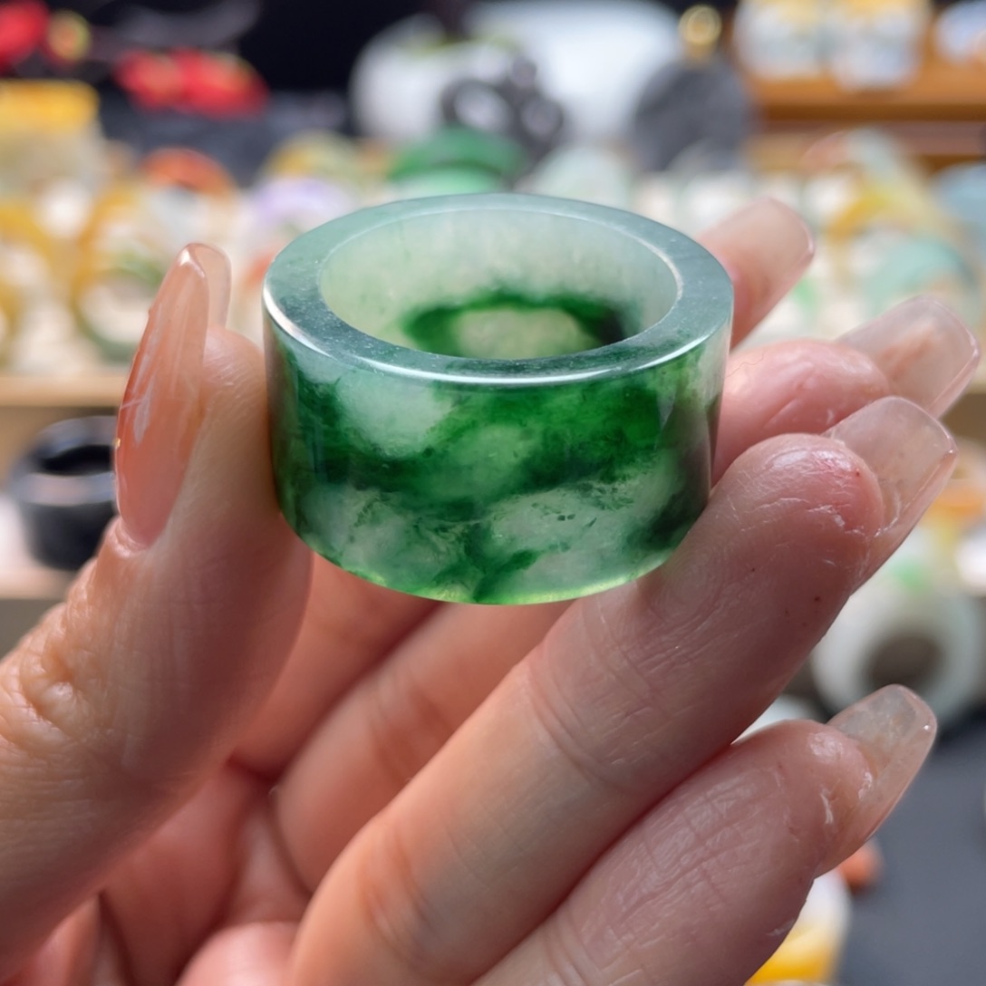 定制翡翠未镶嵌托****登戒指