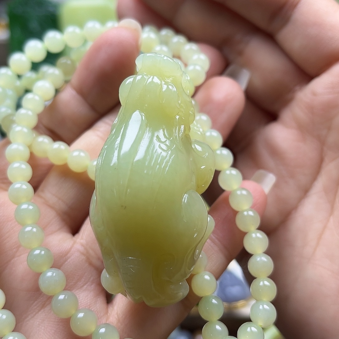 和田玉吊坠未镶嵌