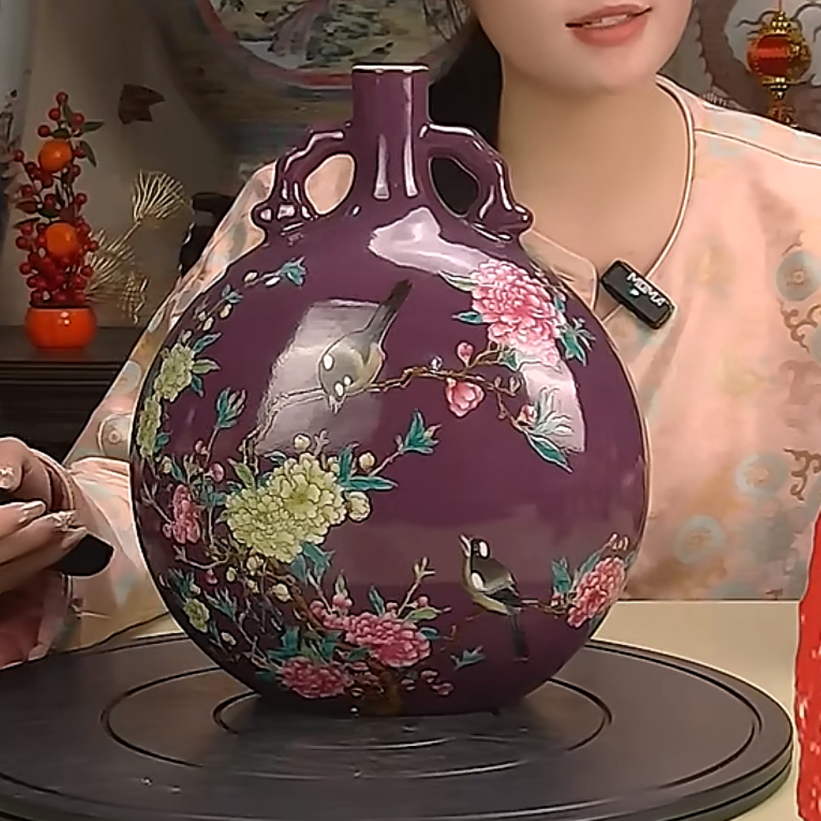收藏/古玩清紫釉花鸟纹双耳抱月瓶