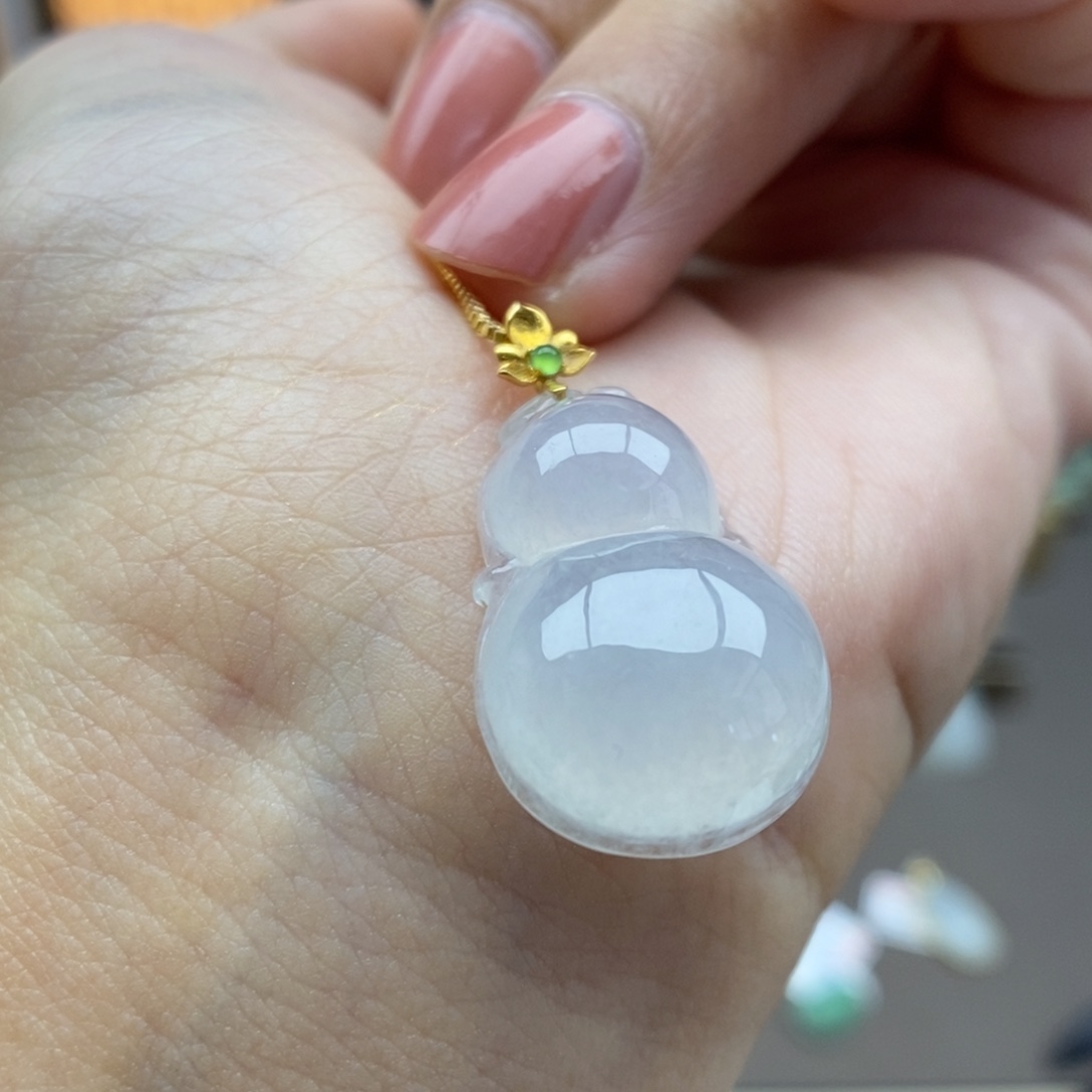 翡翠18K金镶嵌颈饰吊坠46