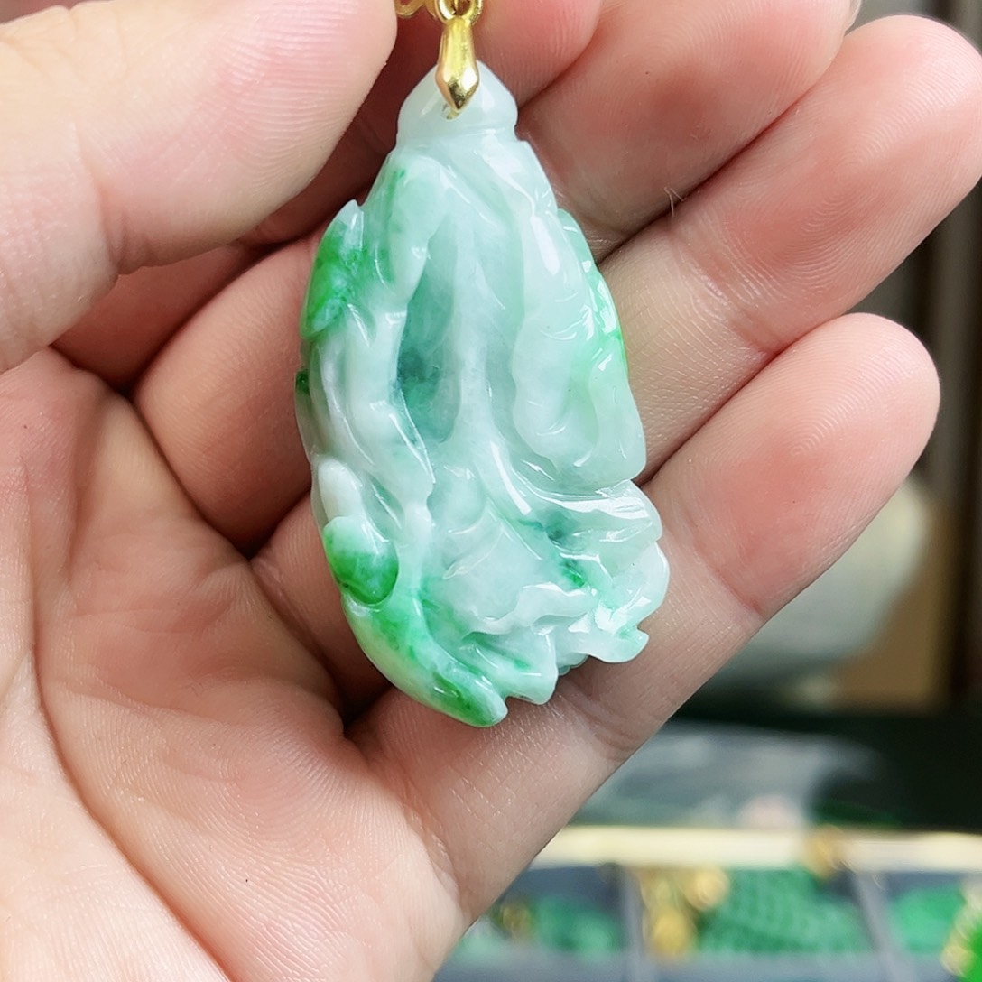 翡翠颈饰未镶嵌吊坠