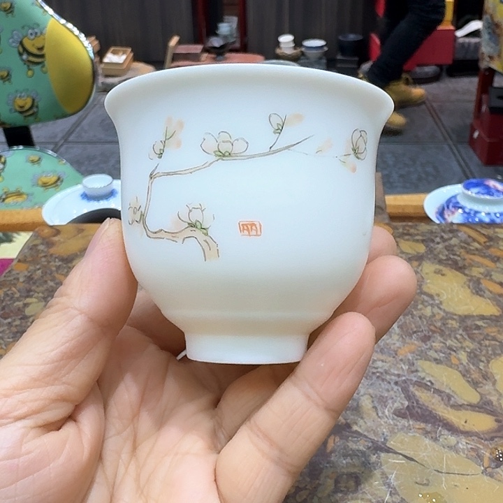 手绘杯一个，瓷。。。。
