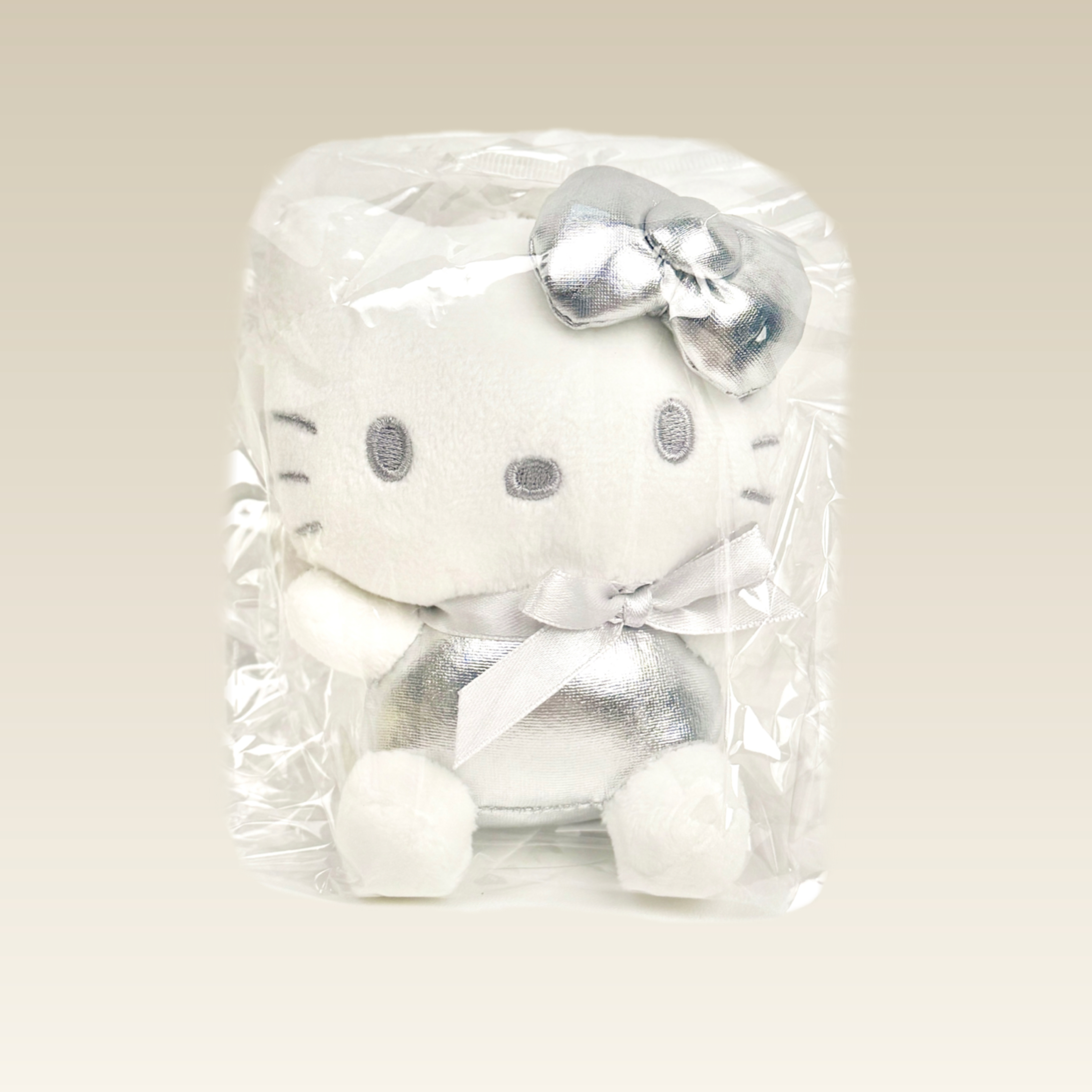 【韩版正品】三丽鸥首尔限定银色Kitty毛绒公仔挂件