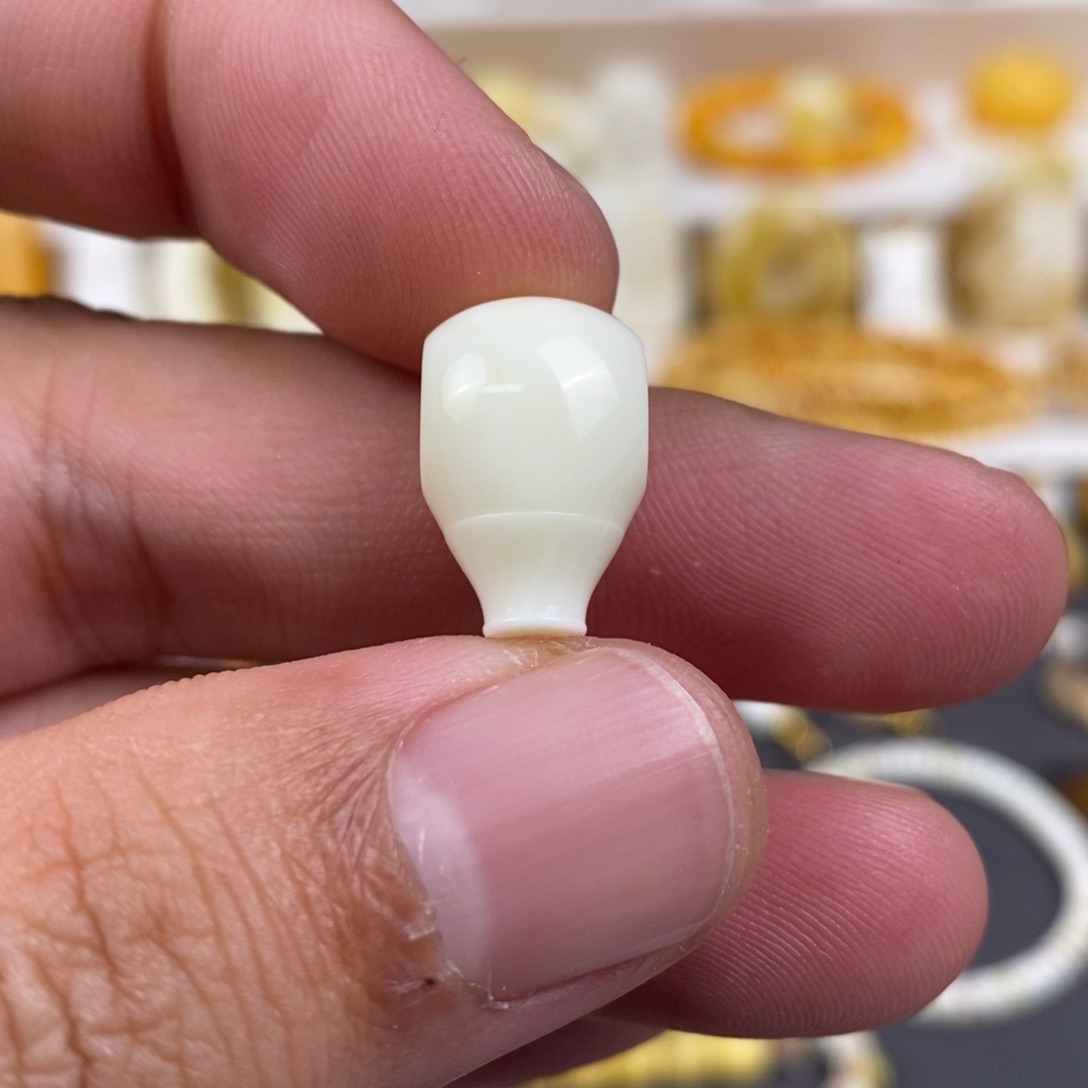 琥珀裸石未镶嵌配饰三通尺寸11