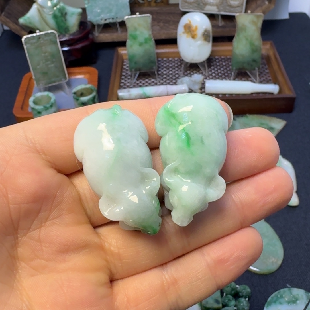 翡翠颈饰未镶嵌大**泊翡翠颈饰未镶嵌..