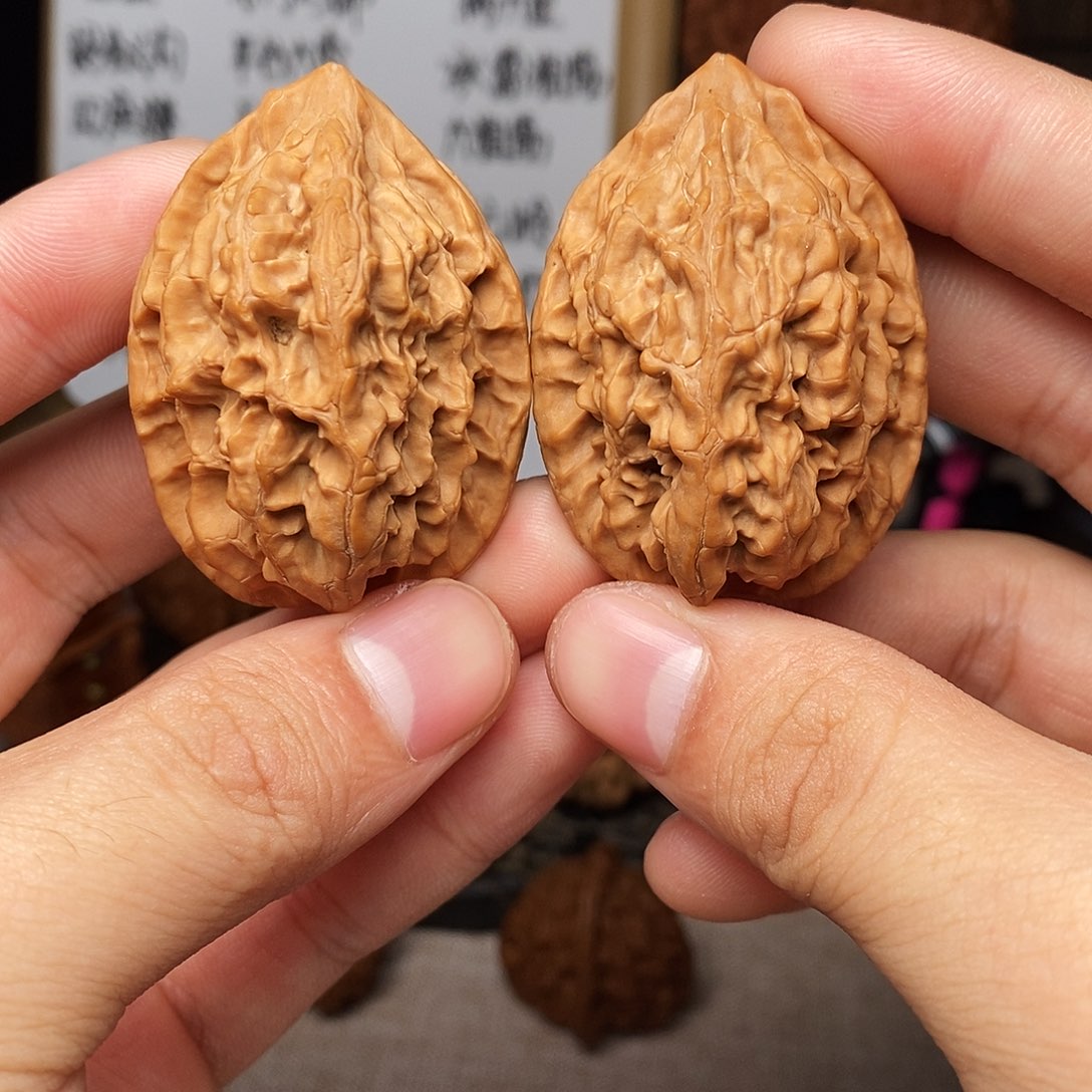 文玩核桃吊坠朱雀鸡心