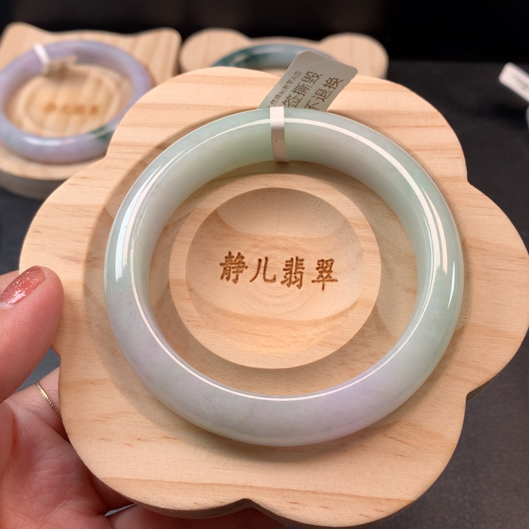 翡翠手镯未镶嵌56圈口