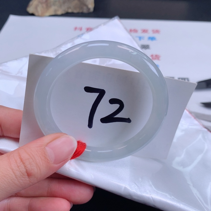 翡翠手镯未镶嵌正