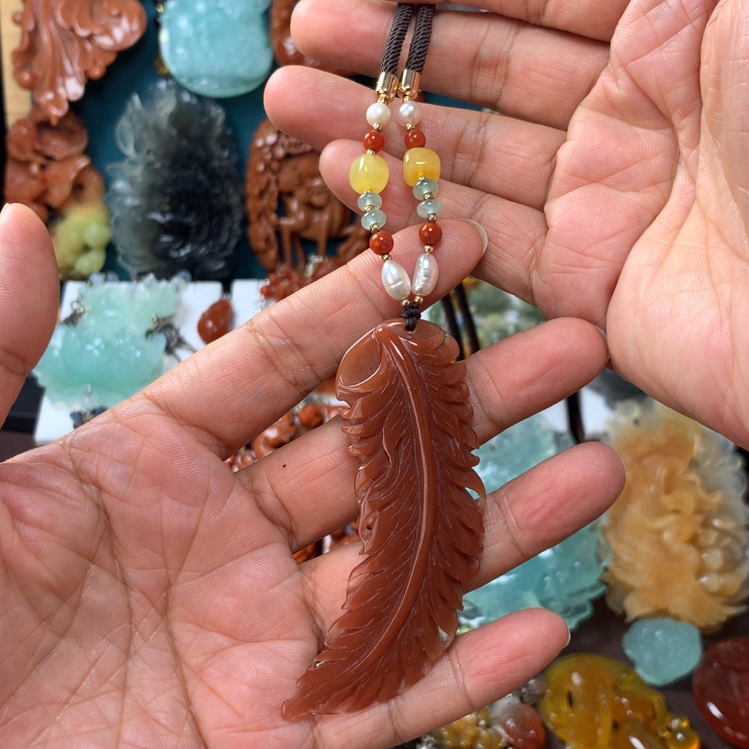 蛇纹石玉挂坠未镶嵌