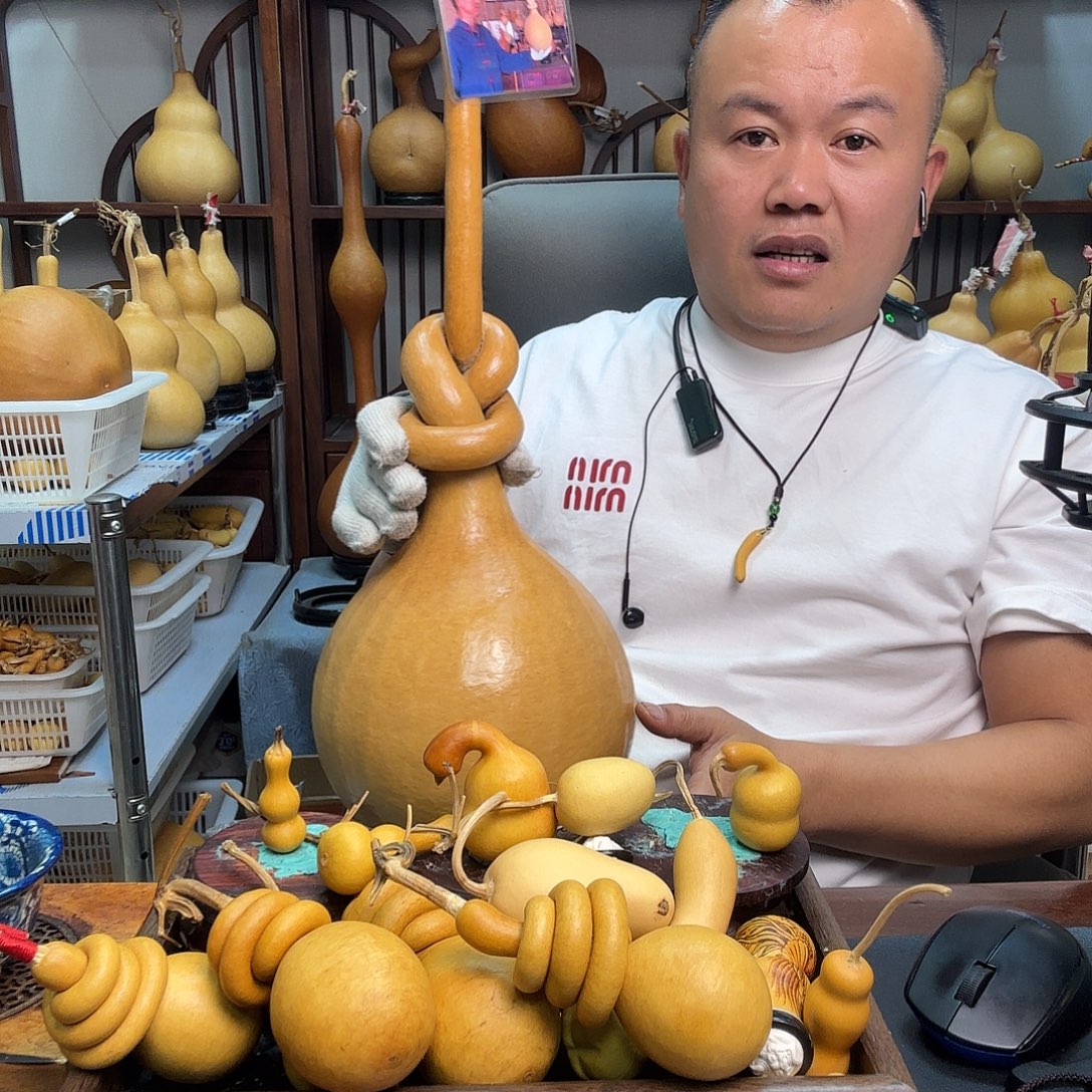 ****灯大叶紫檀（黑酸枝木类）