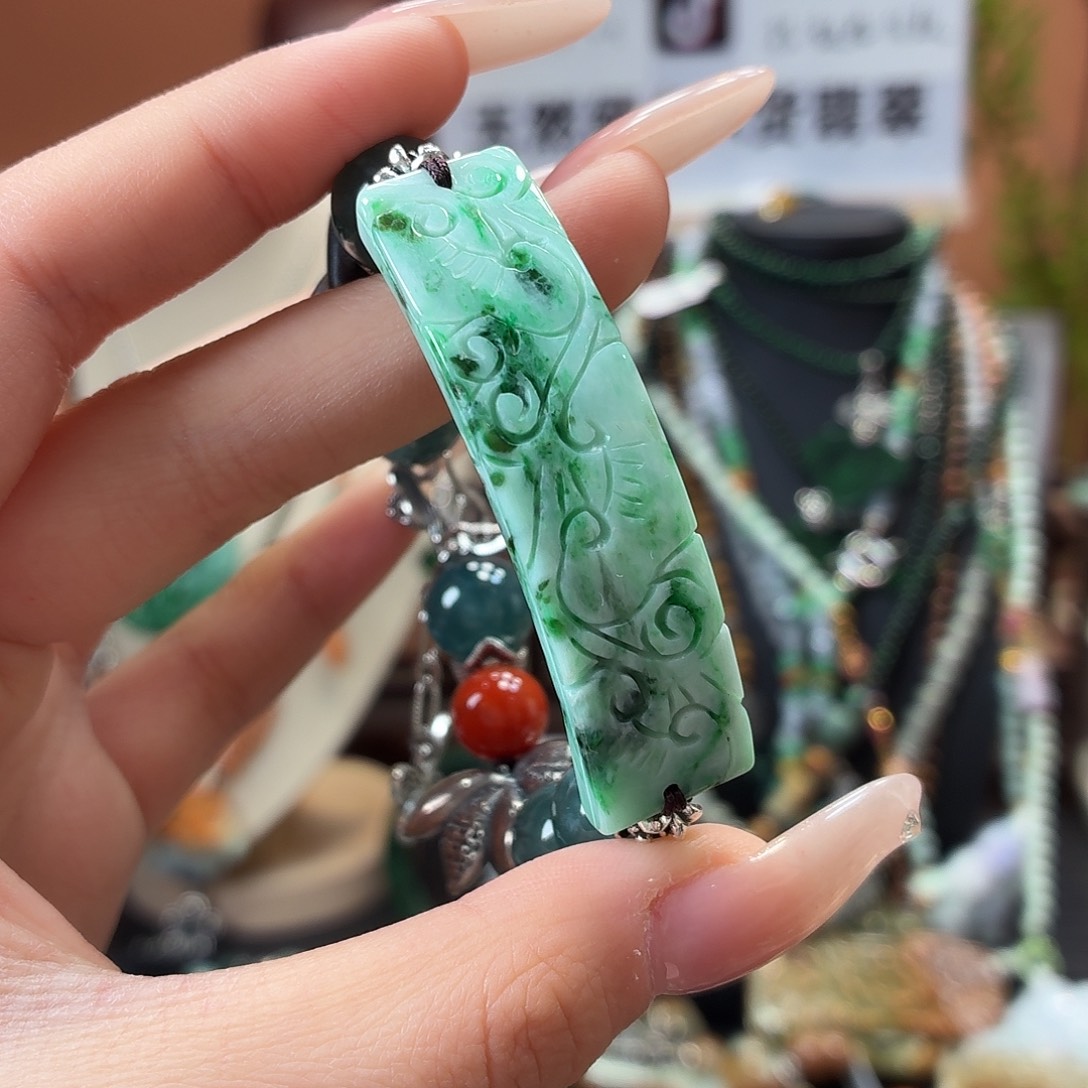 翡翠未镶嵌耳饰手串