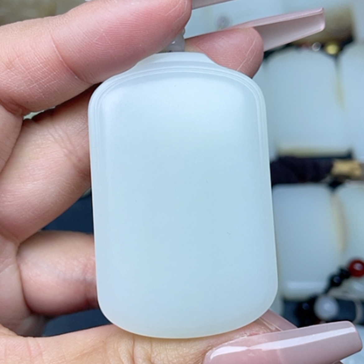 【闪购商品】颈饰未镶嵌和田玉不**散