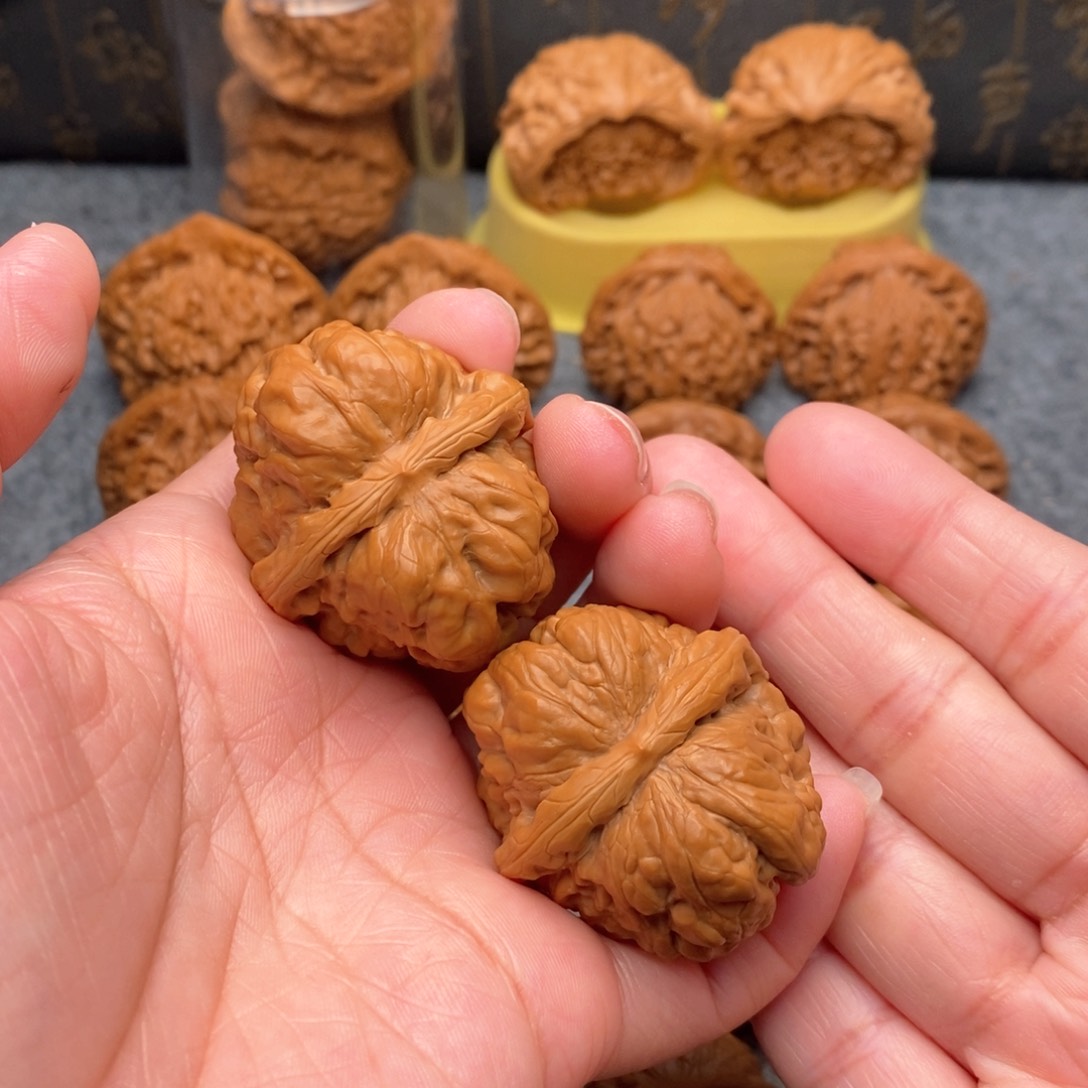 文玩核桃把件精品蛤蟆头38