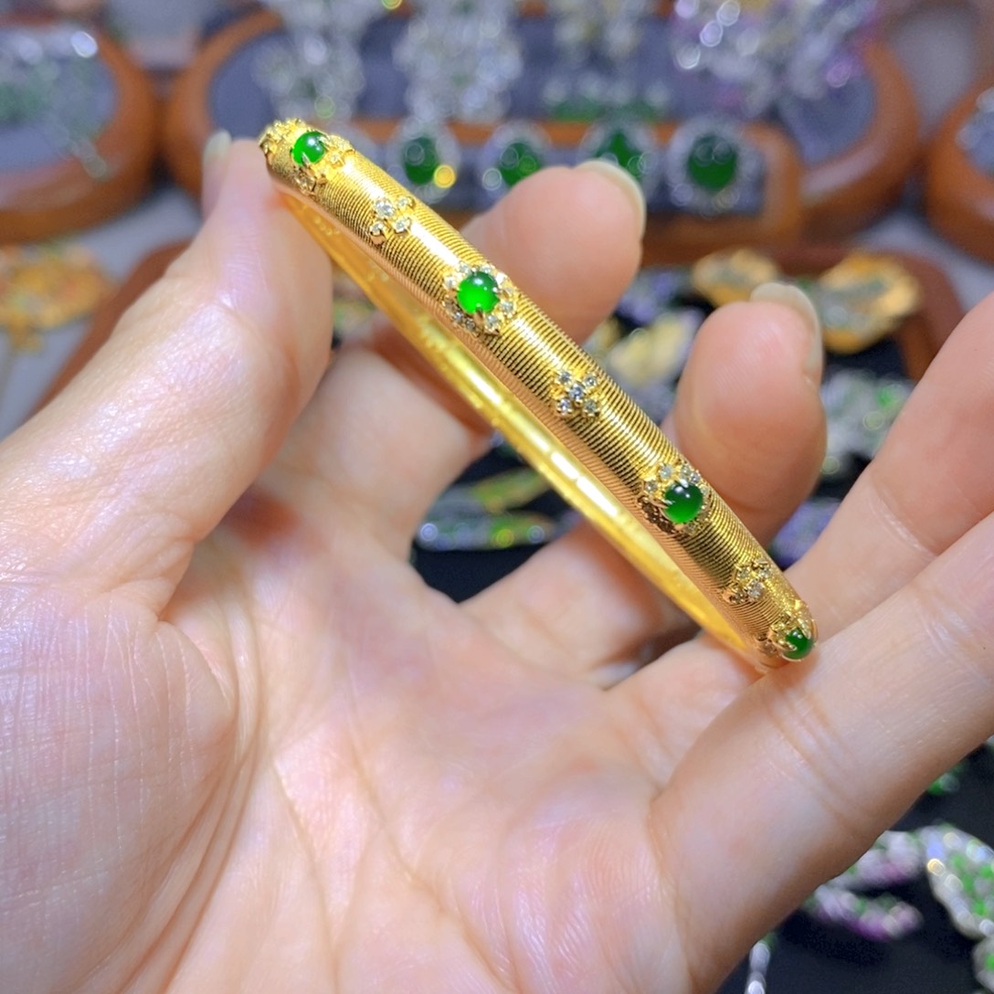 翡翠颈饰银S925镶嵌天然翡翠